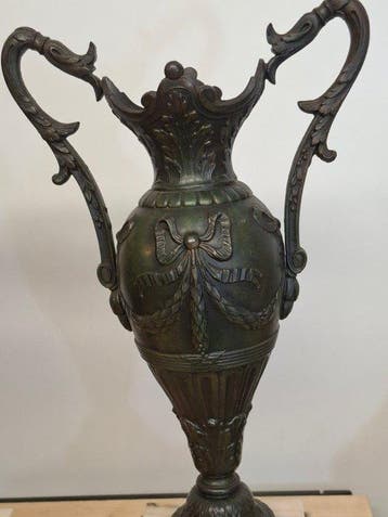 Vaas (2) - Legering - Louis xvi stijl
