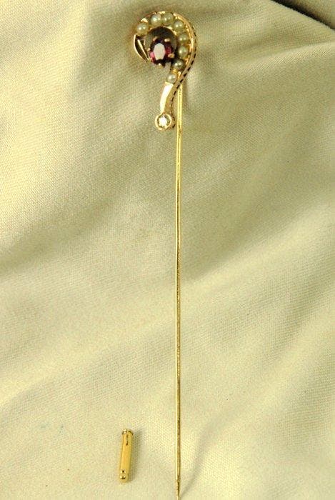 Broche - 18 karaat Geel goud - 0,35ct. tw. Robijn - Diamant, Handtassen en Accessoires, Antieke sieraden