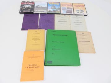 Set van 5 dvd-boxen en 8 boeken over spoorwegen en spoorw..., Boeken, Vervoer en Transport, Ophalen of Verzenden, Nieuw