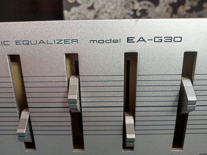 Akai - EA-G30 Stereo grafische equalizer, TV, Hi-fi & Vidéo, Radios