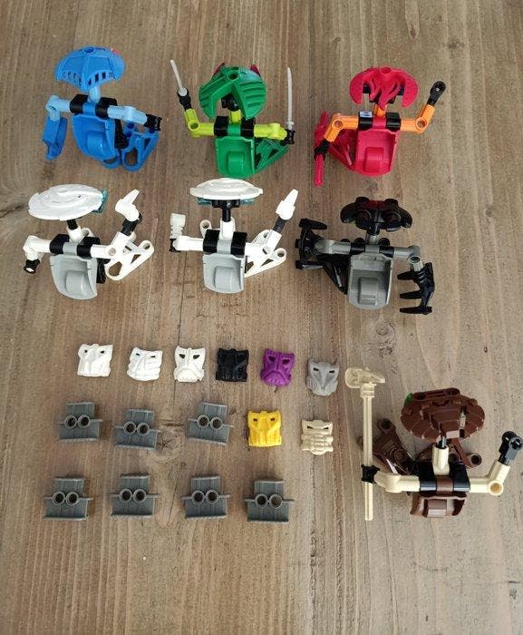 Lego Set - Bionicle - 7 Lego Bionicles uit 2002 (100 %, Kinderen en Baby's, Speelgoed | Duplo en Lego