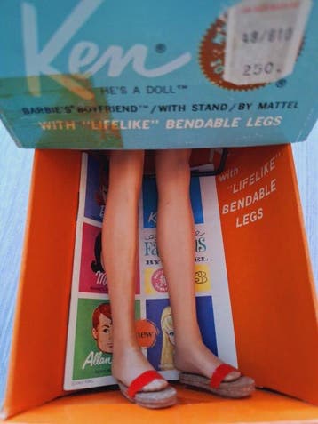 Mattel - Barbiepop Ken with lifelike bendable legs en