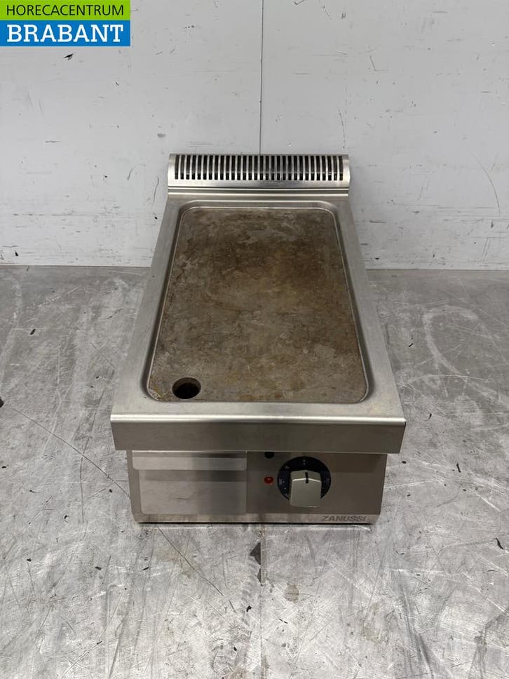 Plaque de cuisson lisse en acier inoxydable Zanussi 400V, Articles professionnels, Horeca | Autre, Envoi