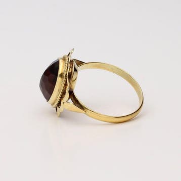 Ring - 14 karaat Geel goud Granaat, Handtassen en Accessoires, Ringen, Nieuw