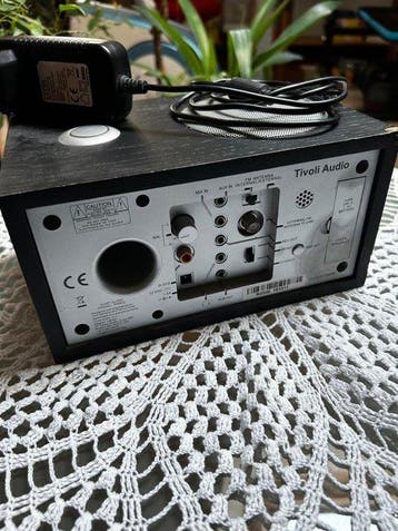 Tivoli Audio Henry Kloss - Model Three Tabletop Clock Radio, TV, Hi-fi & Vidéo