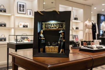 Art Stray-Nos -  Les gardiennes du sac Chanel ...