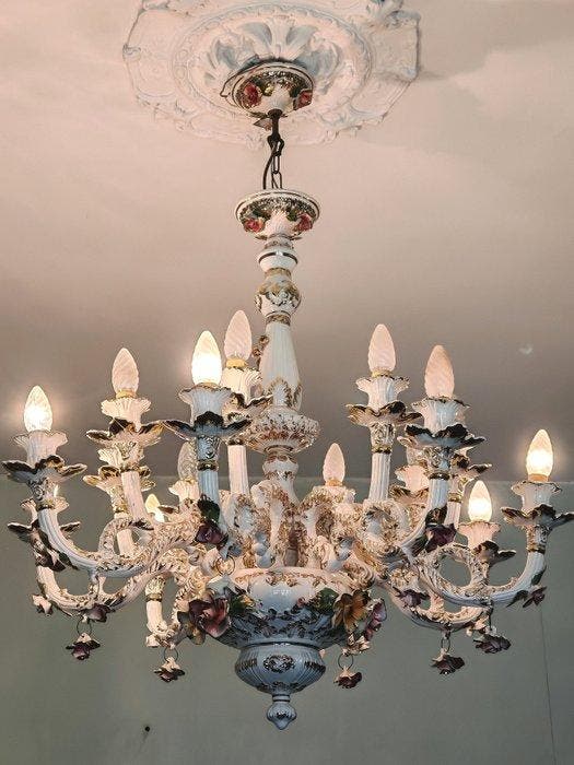 Lustre - Porcelaine - Style Capodimonte, Antiquités & Art, Curiosités & Brocante