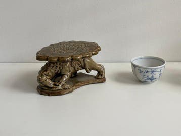 Chinees celadon-glasuurkussen Leeuw (Shishi / Foo, Antiek en Kunst
