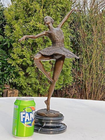Sculpture, groot formaat dancing ballerina - 46 cm - bronze