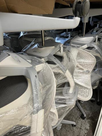 Herman Miller Mirra 2 full option, unieke configuratie, Verzenden, Wit, Zo goed als nieuw, Bureaustoel