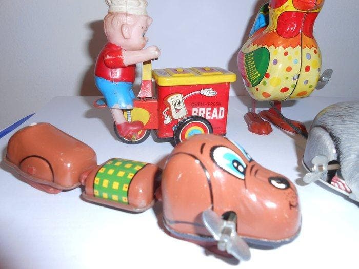 Yone - Opwindbaar blikken speelgoed - 1960-1969, Antiek en Kunst, Antiek | Speelgoed