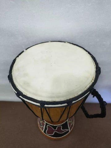 Traditional African djembe drum - Snaredrum - Afrika (Zonder