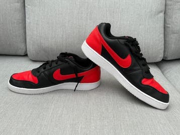 Veiling - Nike Ebernon Low Black Habanero Red – maat 44, Nieuw