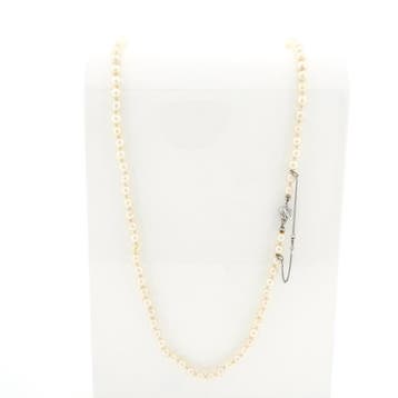 Parelcollier met witgouden sierslot en diamanten; 0,01 ct., Handtassen en Accessoires, Gebruikt, Ophalen of Verzenden, Met edelsteen