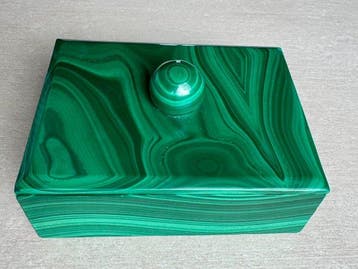 malachiet Sieradenkistje van malachiet - Hoogte: 13.5 cm -