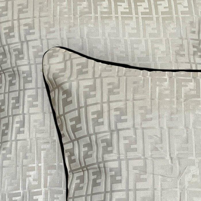 Fendi Casa - Nieuwe set van twee - Kussen, Antiek en Kunst, Antiek | Tapijten, Tafelkleden en Textiel
