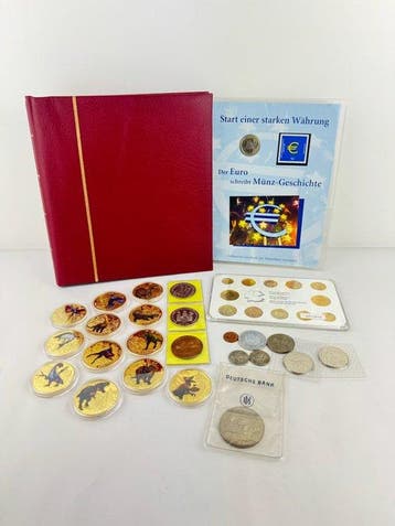 Wereld. Collection of Collection of coins in album, medals,