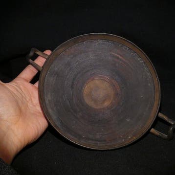 Oud-Grieks Aardewerk Kylix. 26,5 cm L. 4e eeuw v.Chr.
