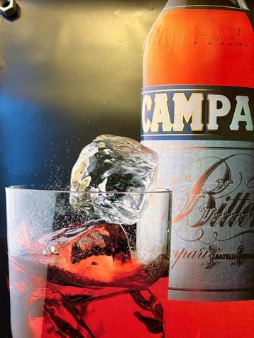 campari - bitter sfondo nero