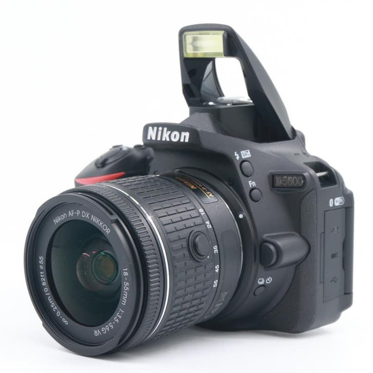 Nikon D5600 boîtier + AF-P 18-55mm F/3.5-5.6G DX VR |, Audio, Tv en Foto, Foto | Lenzen en Objectieven, Ophalen of Verzenden