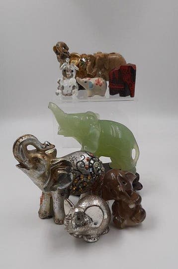 Collectie met dierenthema - Olifantenbeeldjes