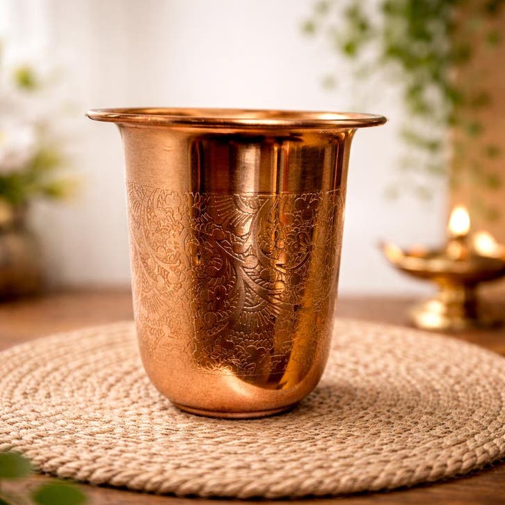 Puur koperen beker elegant gebogen met bloempatroon – 200 ml, Sports & Fitness, Produits de santé, Wellness & Bien-être, Enlèvement ou Envoi
