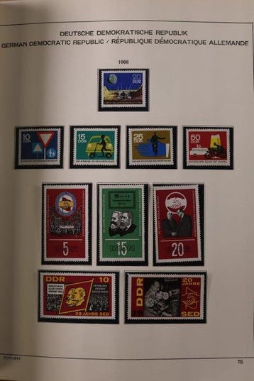 RDA 1957/1990 - Lot de 4 albums de stock + feuilles Schaubek