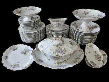 Charles Ahrenfeldt Limoges - Service de table pour 12 (54) -