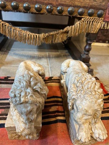 sculptuur, Leoni il dormiente e il vegliante - 17 kg - 31 cm