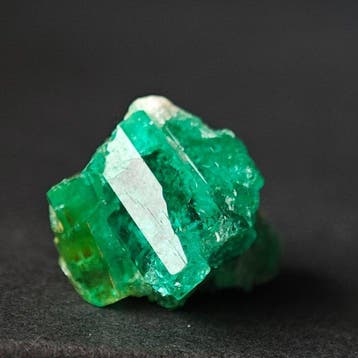 8,2 ct exclusief TOP Muzo geschenkgroen Colombiaans