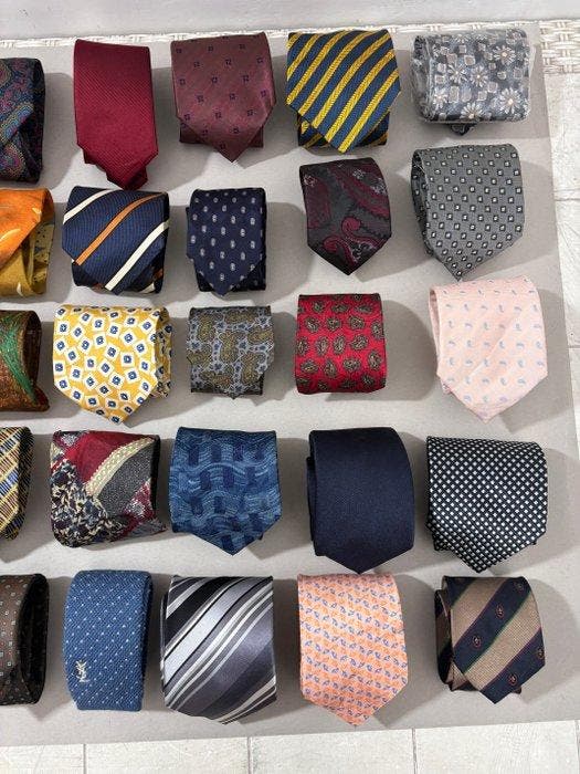 Themacollectie - Stropdas - Moschino, Yves Saint Laurent,, Antiek en Kunst, Antiek | Speelgoed