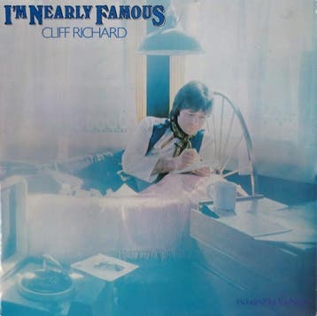 Cliff Richard - Im Nearly Famous, Verzenden