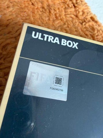 Panini - 1 Box - Official Football Trading Cards Ultra Box