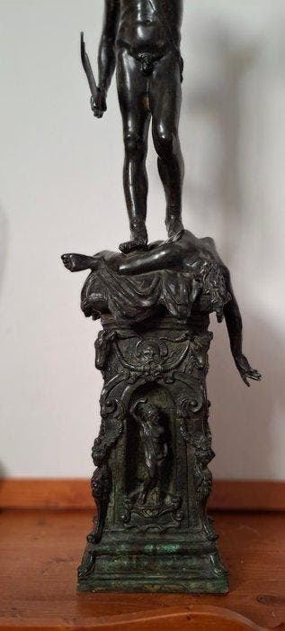 sculptuur, Perseo con la testa di Medusa - 110 cm - Brons