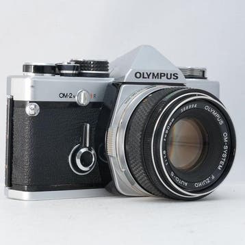 Olympus OM-2n with F.Zuiko Auto-S 50mm f/1.8 lens Analoge, Nieuw