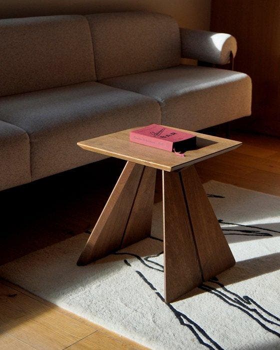 Johannes Hironimus - Bijzettafel - Eik, Gerookt, Geolied, Antiek en Kunst, Kunst | Designobjecten