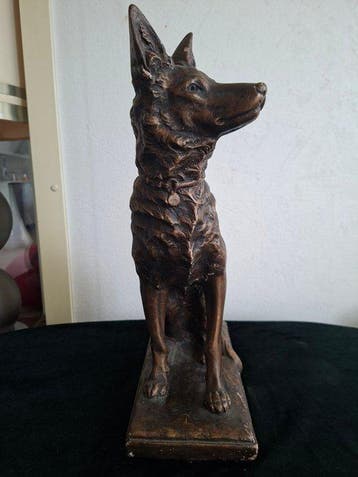 M.Gindreau - Emile Rouff - sculptuur, Dolly (chienne-loup) -