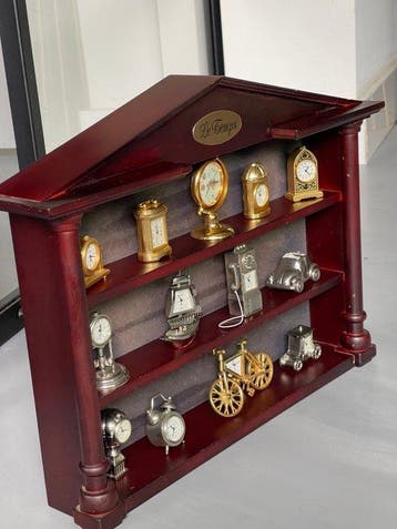 Tafel/bureauklokken (14) - Le temps - - Verguld messing -