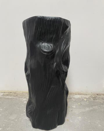 Polspotten Tree Trunk Bijzettafel Zwart - Ongebruikt, Verzenden, Zo goed als nieuw, Overige materialen, 60 cm of meer