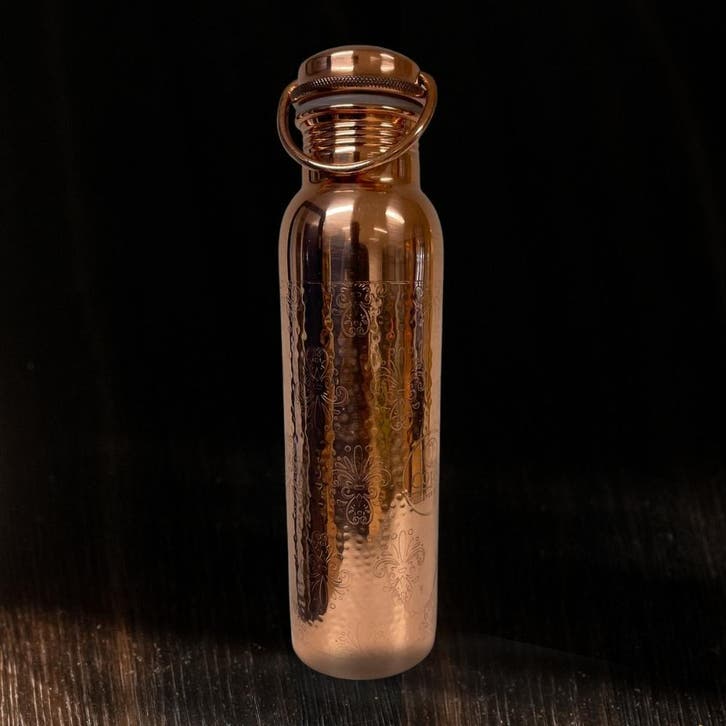 Puur Koperen Waterfles Bloempatroon - 1 liter, Sports & Fitness, Produits de santé, Wellness & Bien-être, Enlèvement ou Envoi