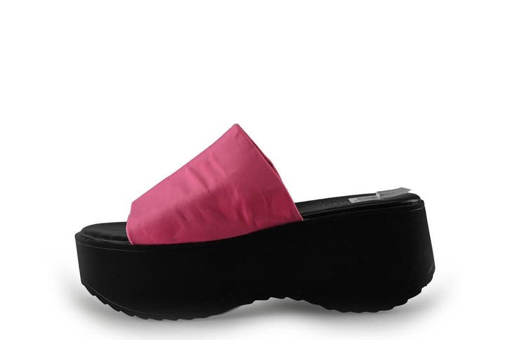 Sacha Slippers in maat 38 Roze, Kleding | Dames, Schoenen, Roze, Zo goed als nieuw, Slippers, Verzenden