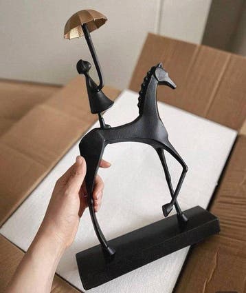 Beeldje - Paard met meisje en paraplu - Metaal