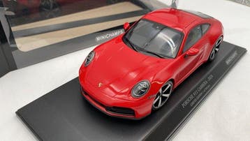 Minichamps 1:18 - Modelauto - Porsche 911 Carrera 2024 -, Nieuw