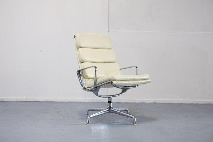 Herman Miller - Charles & Ray Eames - Fauteuil - EA216 soft, Antiek en Kunst, Kunst | Designobjecten