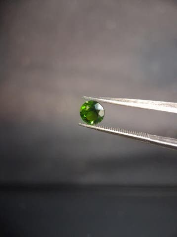 Natural Diopside - 0.504 ct - round - 5mm - green - chromium, Verzenden, Nieuw