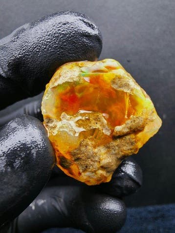 97ct Crystal Opal Specimen Ruw- 19 g