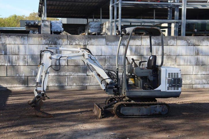 Veiling: Minigraver Yuchai YC15-8 Diesel 2010, Articles professionnels, Machines & Construction | Grues & Excavatrices, Enlèvement