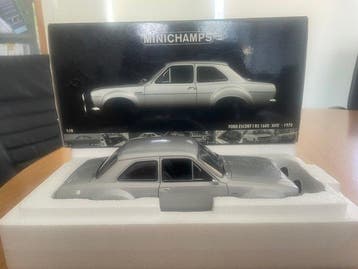 Minichamps 1:18 - Modelauto - FORD ESCORT RS 1600 MKI, Nieuw