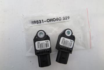 CITROEN C1 PEUGEOT 108 TOYOTA AYGO botsensor 89831-0H040, Verzenden, Gebruikt