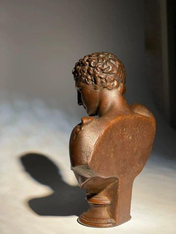 Gegoten composiet, bronzen patina-afwerking (bronzeeffect